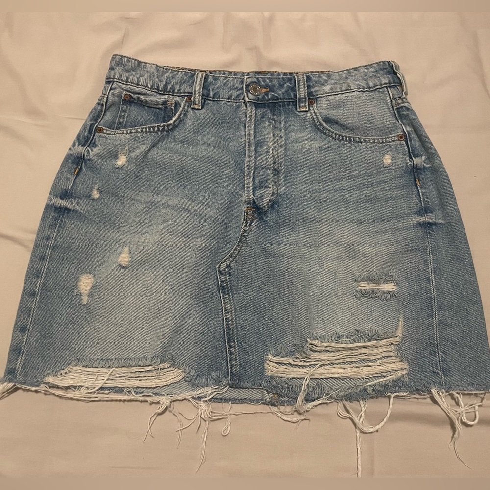 H&M Distressed Denim Skirt Size 10 Like New
